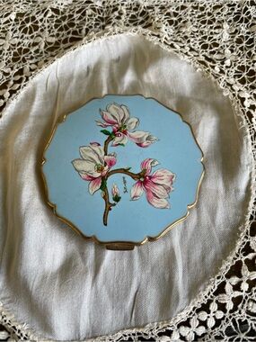 Vintage Stratton Light Blue Floral Mirror Compact with Pink Blossom Design